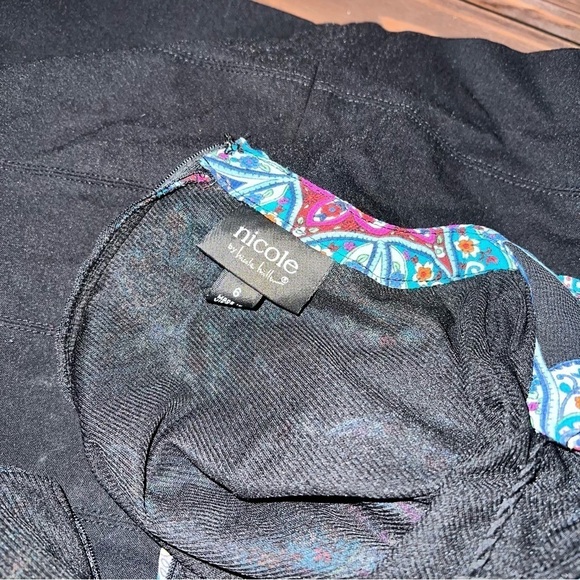 ✨ Nicole by Nicole Miller Cold Shoulder Dress Bold Paisley size 6 - Picture 7 of 7